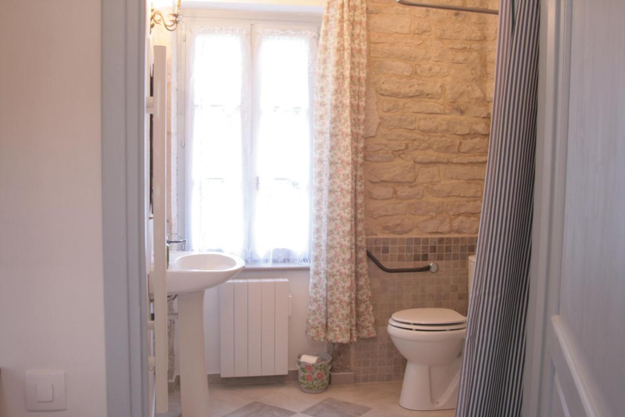 Domaine Des Douves Bed & Breakfast Ancy-le-Franc Exterior photo
