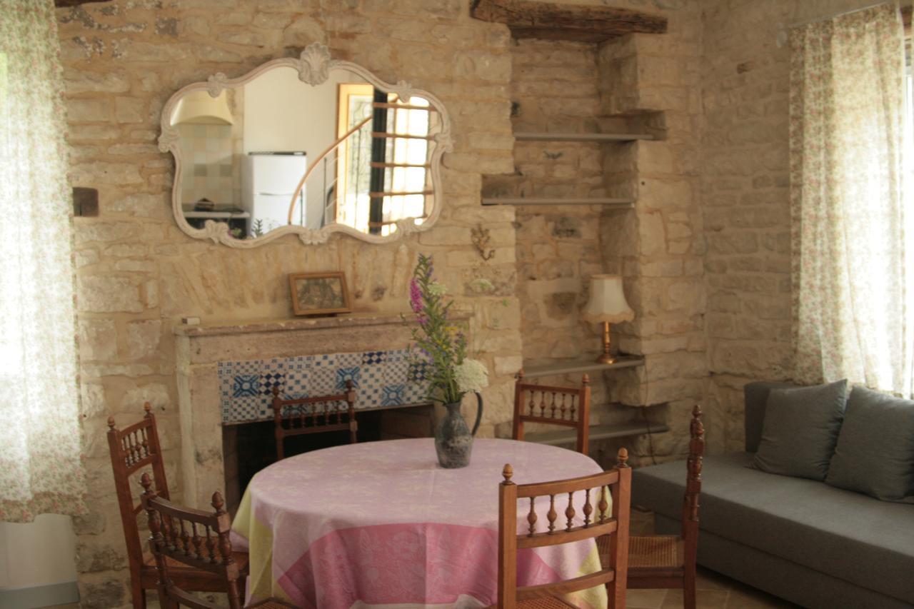 Domaine Des Douves Bed & Breakfast Ancy-le-Franc Exterior photo